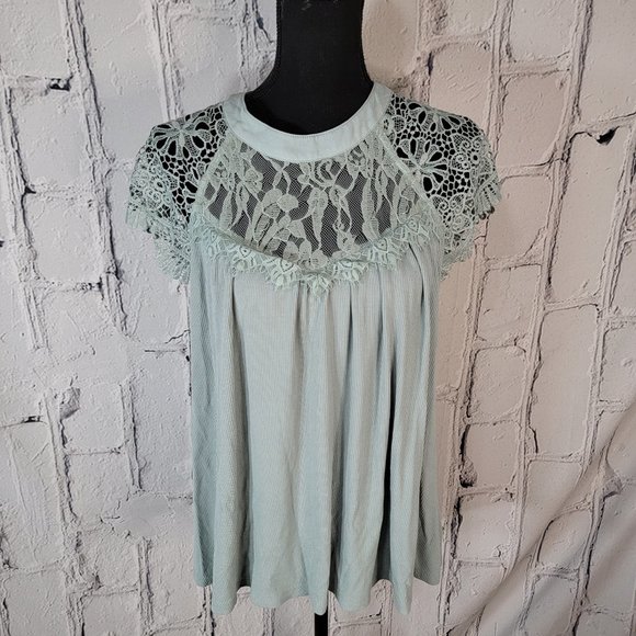 white birch Tops - Sage Green Lace Eyelash Trim Sleeveless Blouse Top Office Wear Dressy Classy L